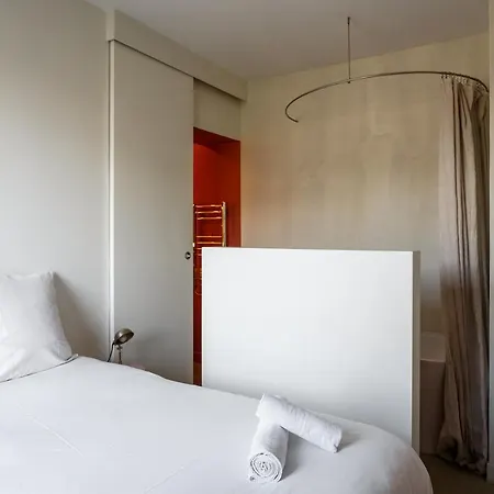 Апартаменты A So Parisian Cocoon *