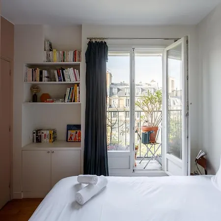 A So Parisian Cocoon Апартаменты
